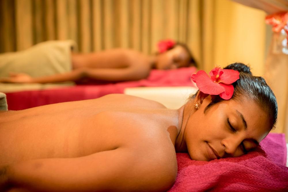 Oasis Hotel Restaurant & Spa - Massage