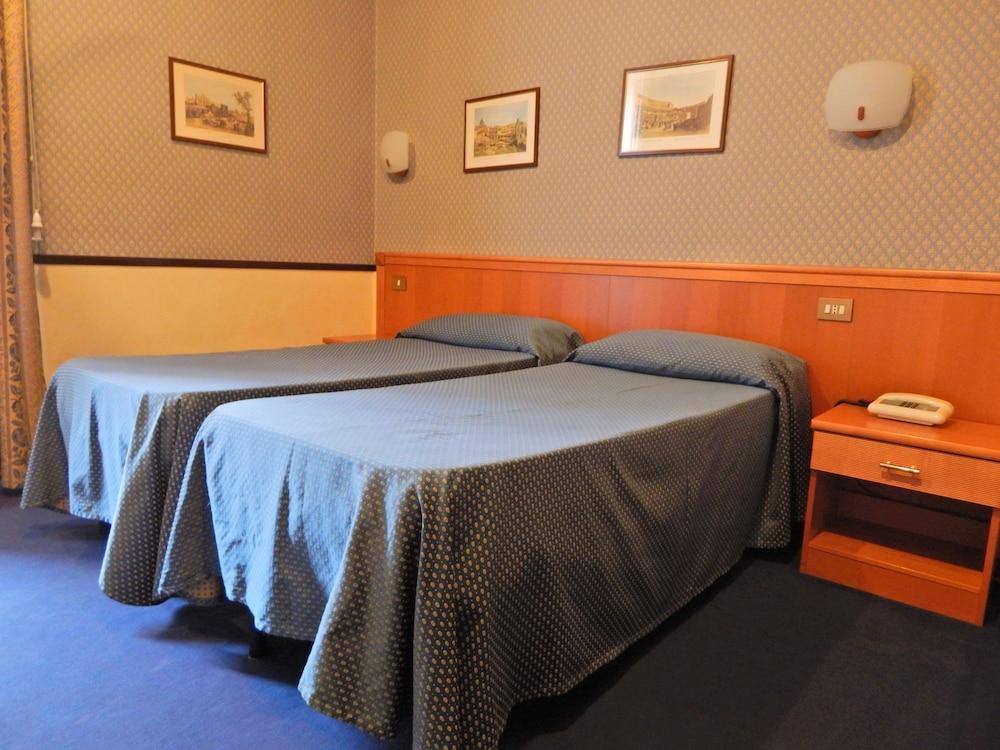 Hotel Garda - Room