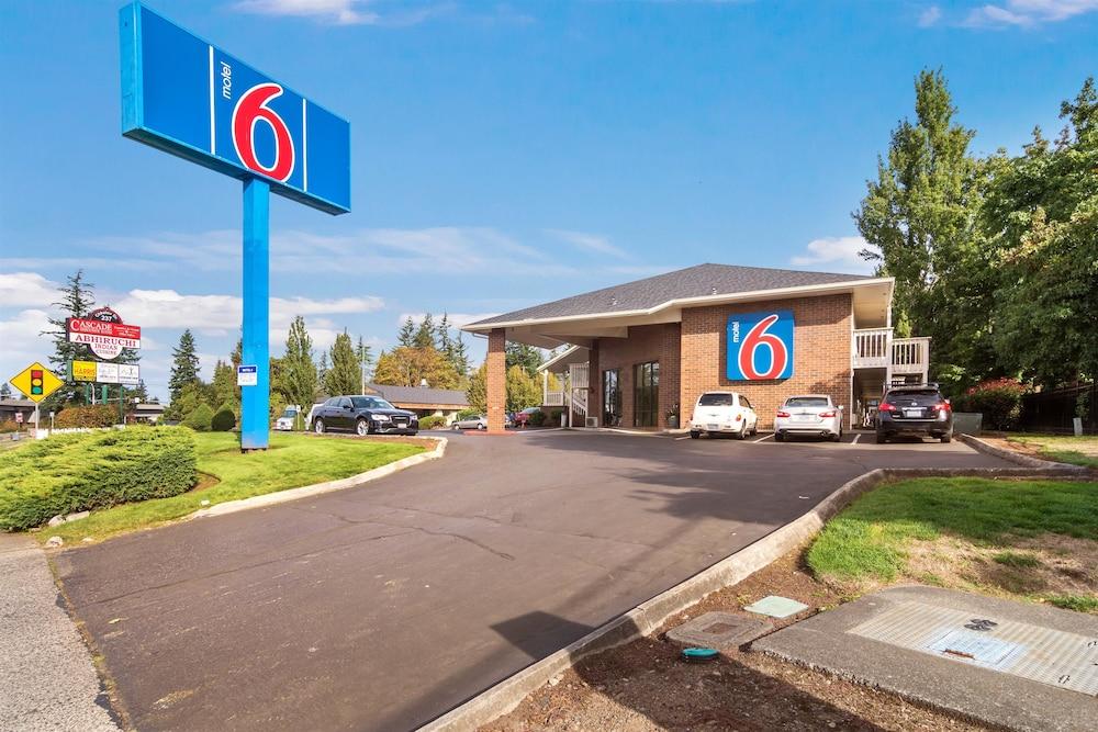 Motel 6 Vancouver, WA - Featured Image