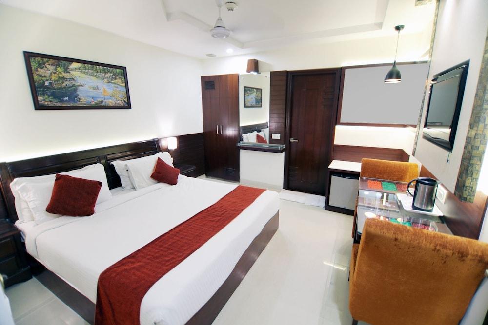 Hotel Taj Inn - Featured Image