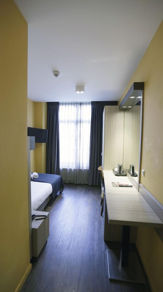 City Hotel Amsterdam - Room