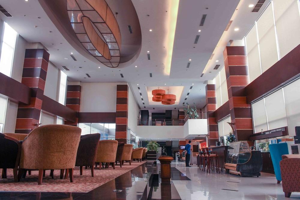 Hotel Menara Bahtera - Lobby
