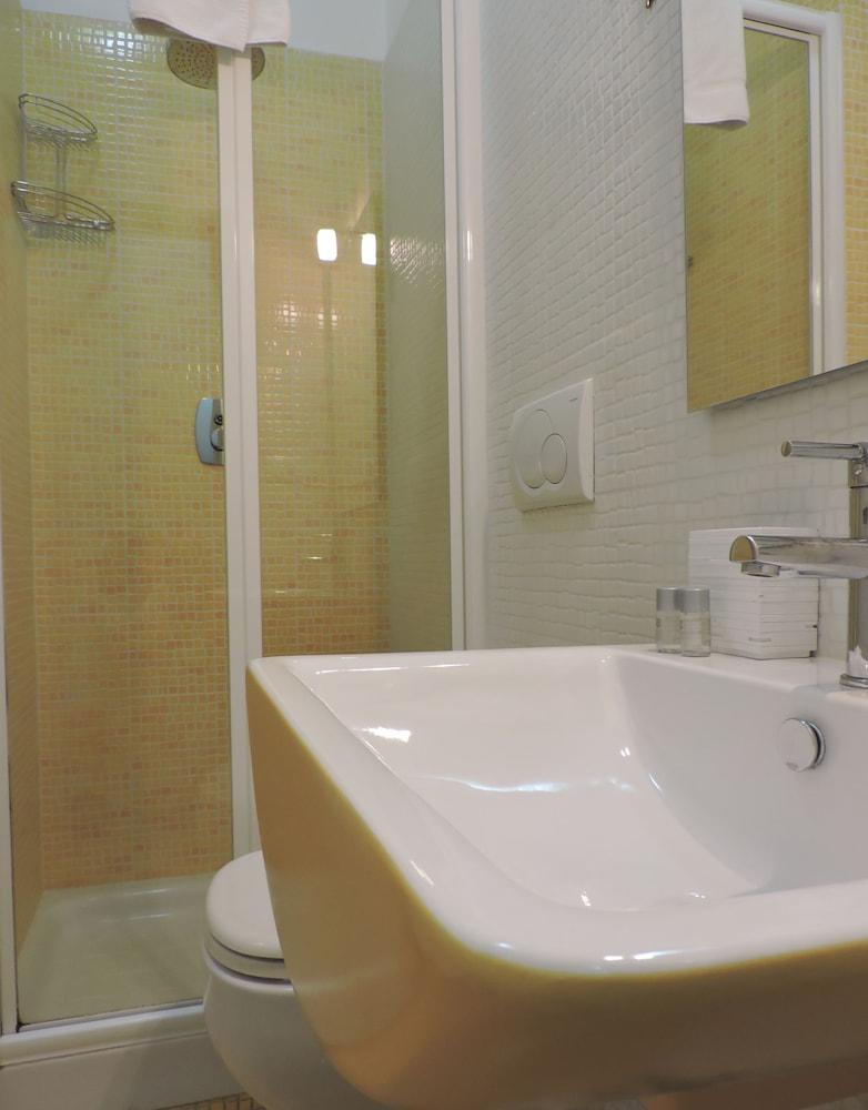 Key Apartments Cosimato - Bathroom