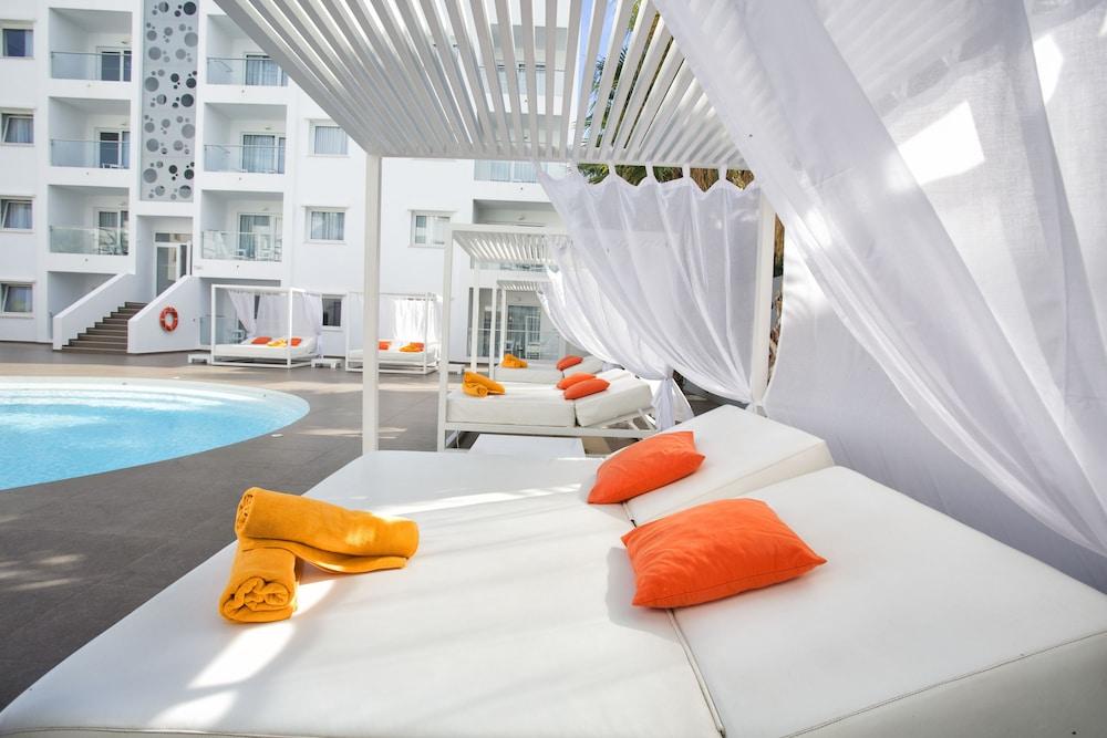 Ibiza Sun Apartments - Sundeck
