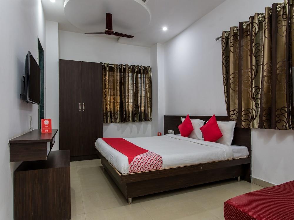 OYO 9969 Hotel Kshipra Dham - Featured Image