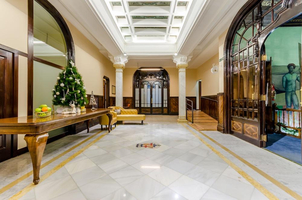 Hotel Victoria Palace - Lobby