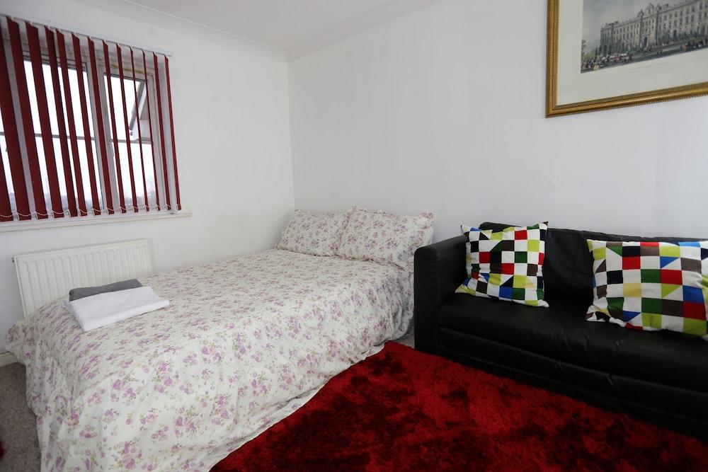 Lovely Studio Apartments - Thamesmead - Room