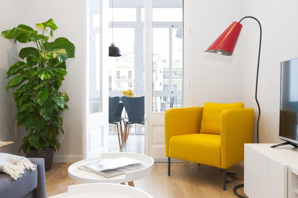 You Stylish Vale Apartments Barcelona - Living Area