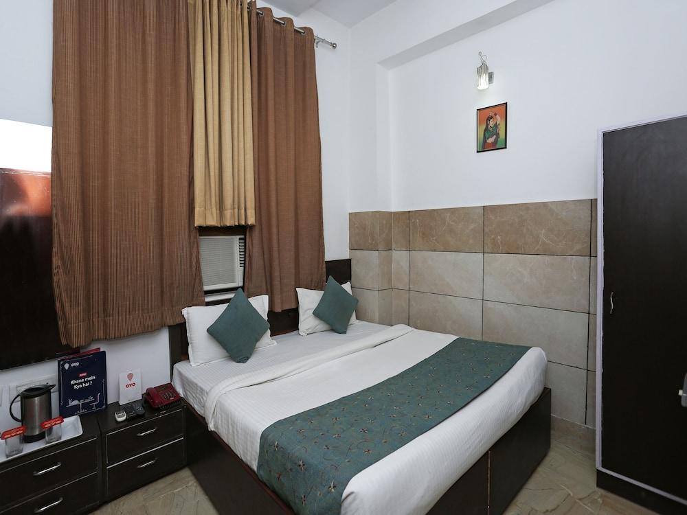 OYO 9367 Hotel Taj Galaxy - Room