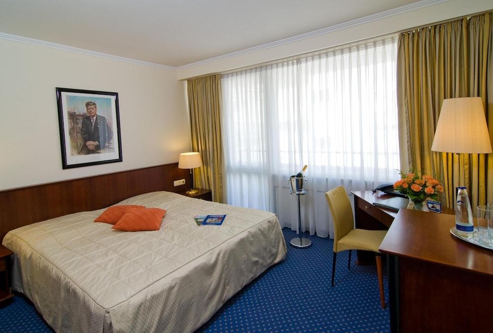 Hotel Präsident - Room