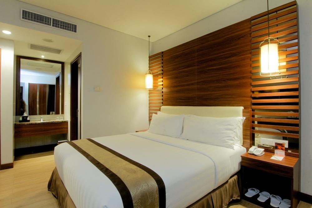 The Atrium Hotel and Resort Yogyakarta - Room