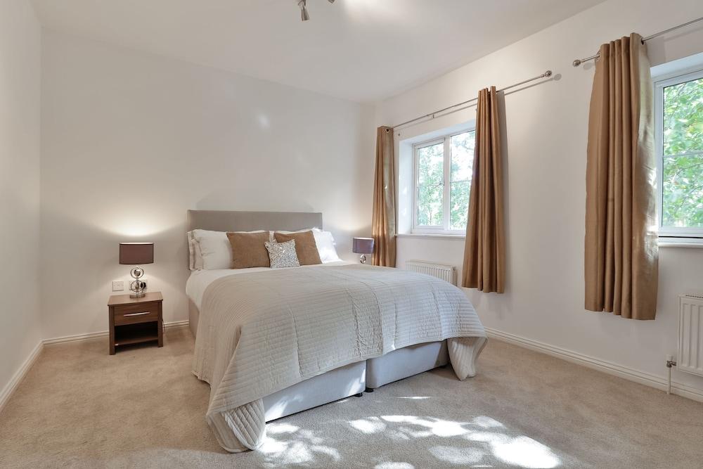 Austin David Apartments - Classic 2 Bed - Room