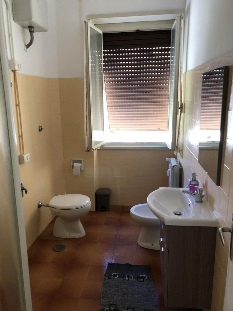 Roma Sister - Bathroom