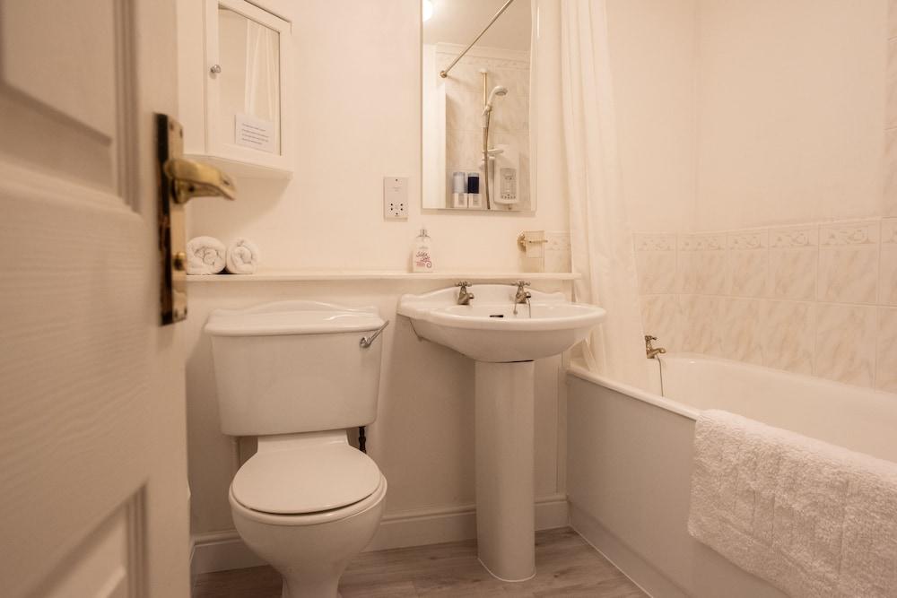 The Mill Inn Apartments - Bathroom