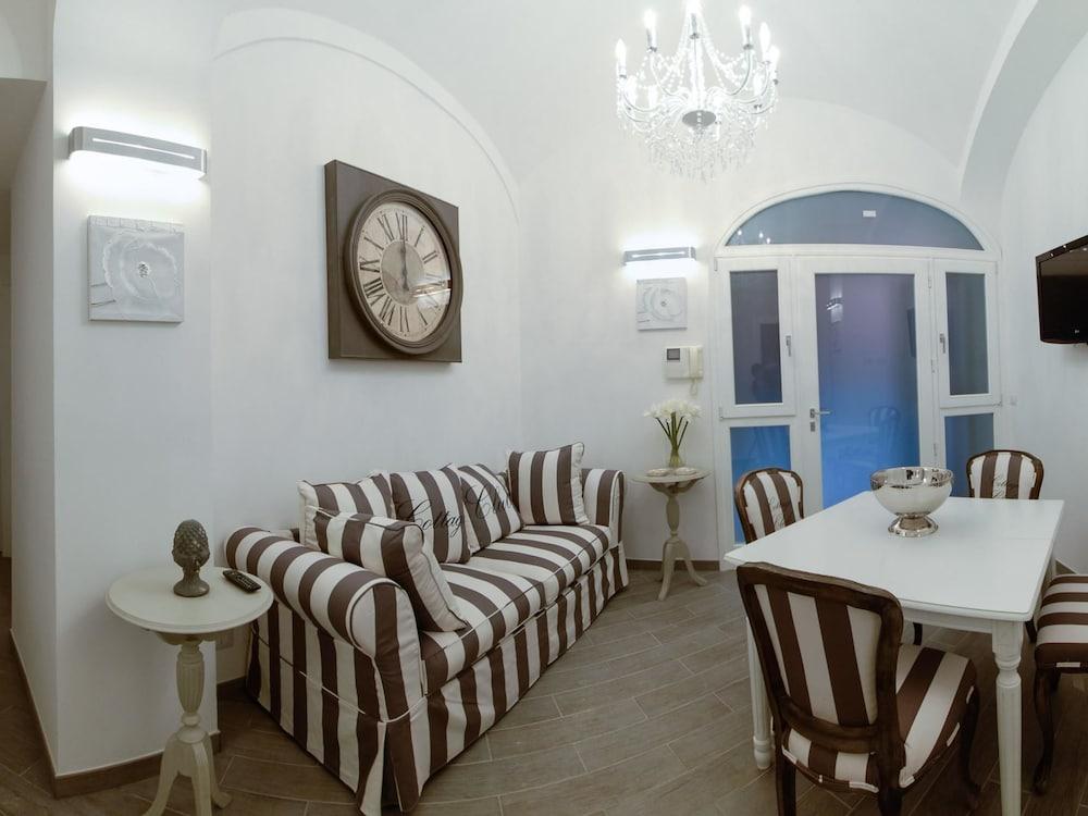 Apartment Colosseo - Featured Image