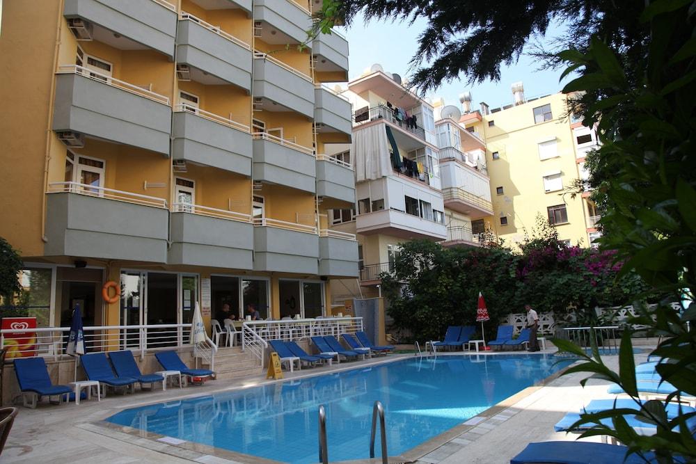 Alin Hotel - Outdoor Pool