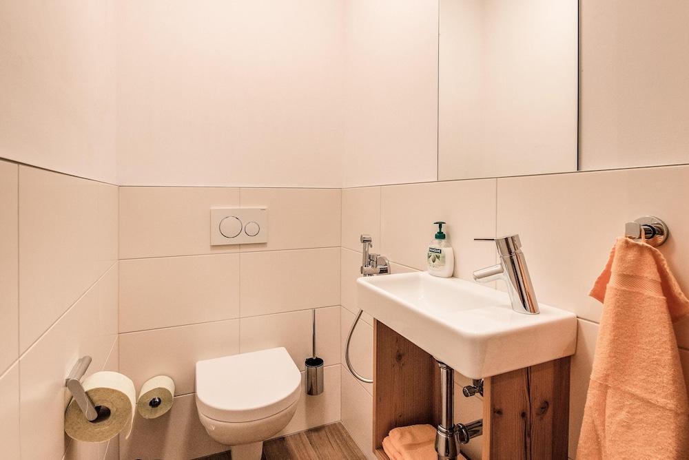Premium Apartments Adlerhorst by we rent - Bathroom