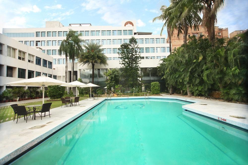 Hotel Maurya - Outdoor Pool