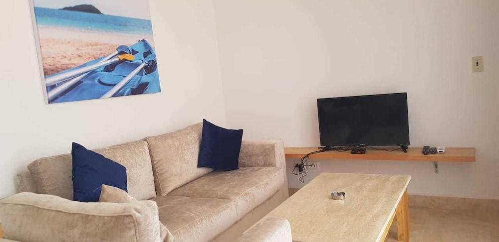 SeaSide Serviced Apartments - Living Area