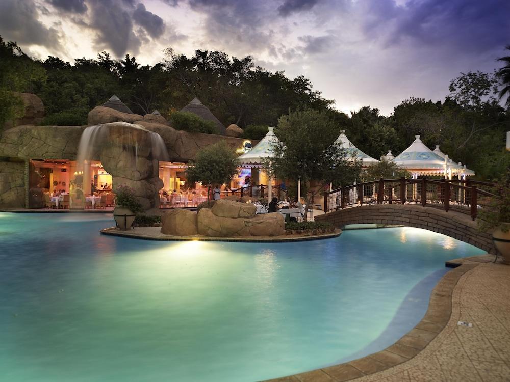 The Cascades Hotel at Sun City Resort - Outdoor Pool