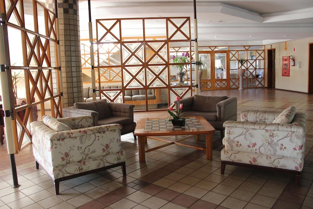 Muffato Plaza Hotel - Lobby Sitting Area