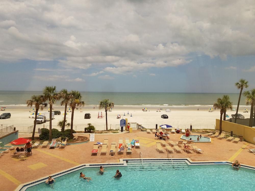 Ocean Breeze Club Hotel - Outdoor Pool
