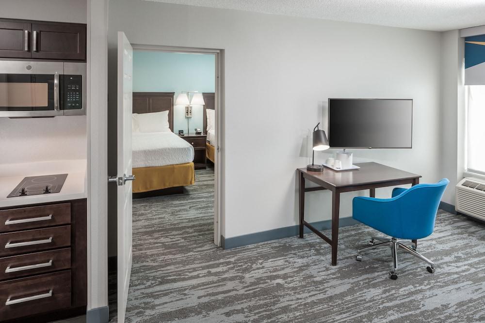 Hampton Inn & Suites by Hilton Miami-Doral/Dolphin Mall - Room