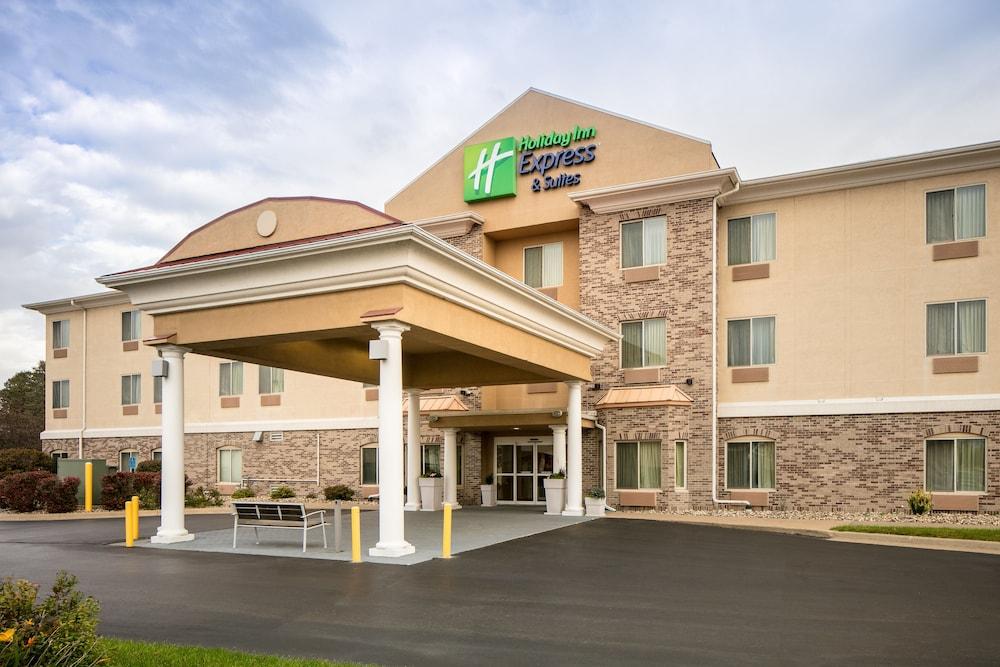 Holiday Inn Express Hotel & Suites Clinton, an IHG Hotel - Exterior