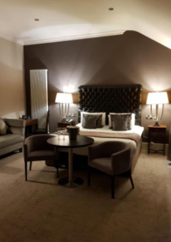 The Enniskillen Hotel and Motel - Room