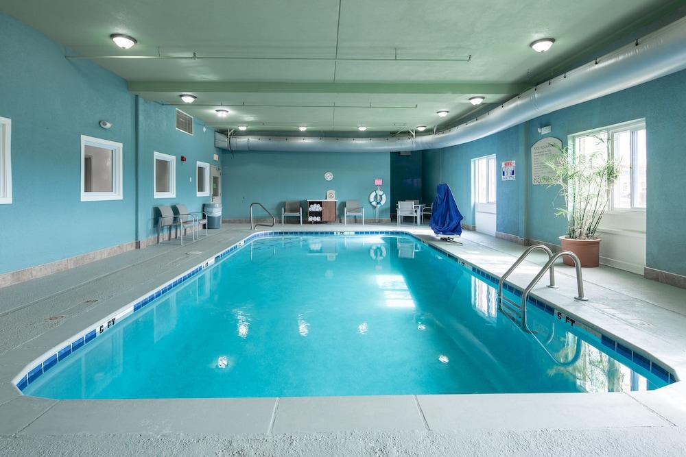Holiday Inn Express & Suites Lenoir Cty, an IHG Hotel - Indoor Pool