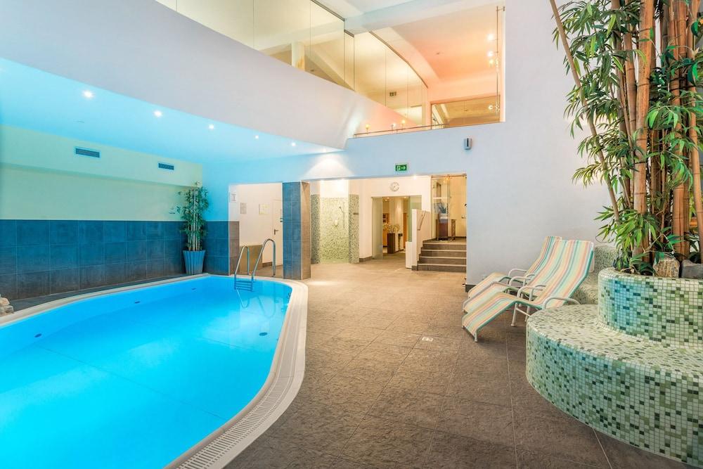 Hotel Badhaus - Pool