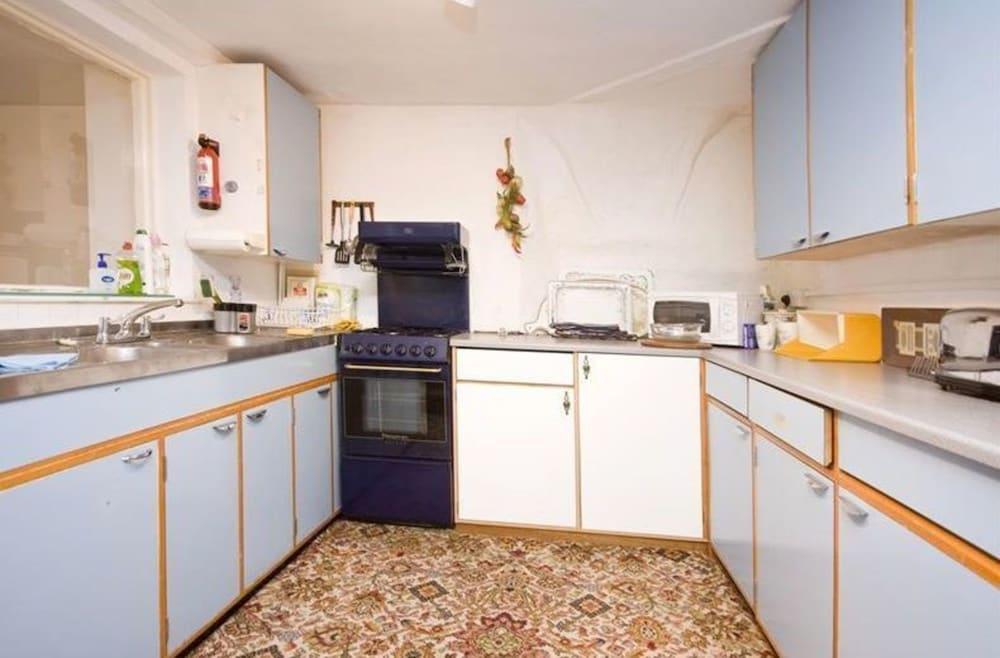 Stanpit Cottage With Scenic Views - Private kitchen