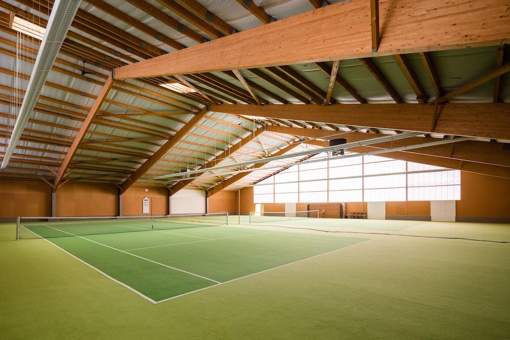 تولز هوتل بوكن - Tennis Court