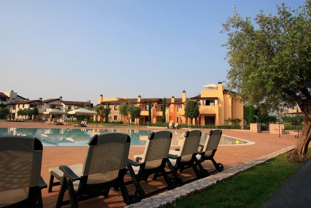 Lugana Village Resort & Sporting Club - Outdoor Pool