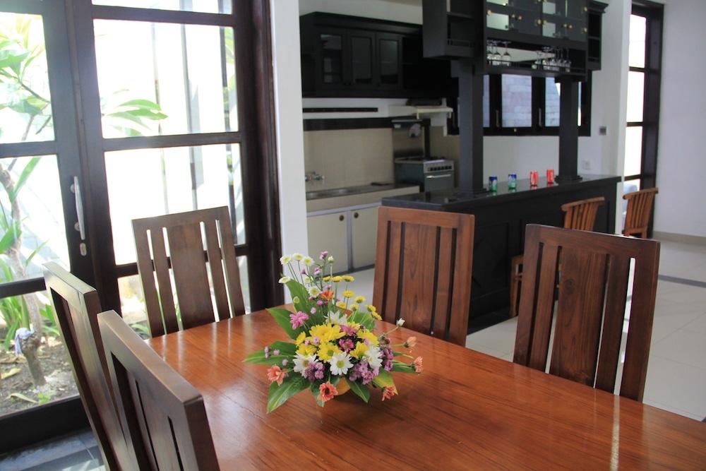 Ketut Villa Sanur - In-Room Dining