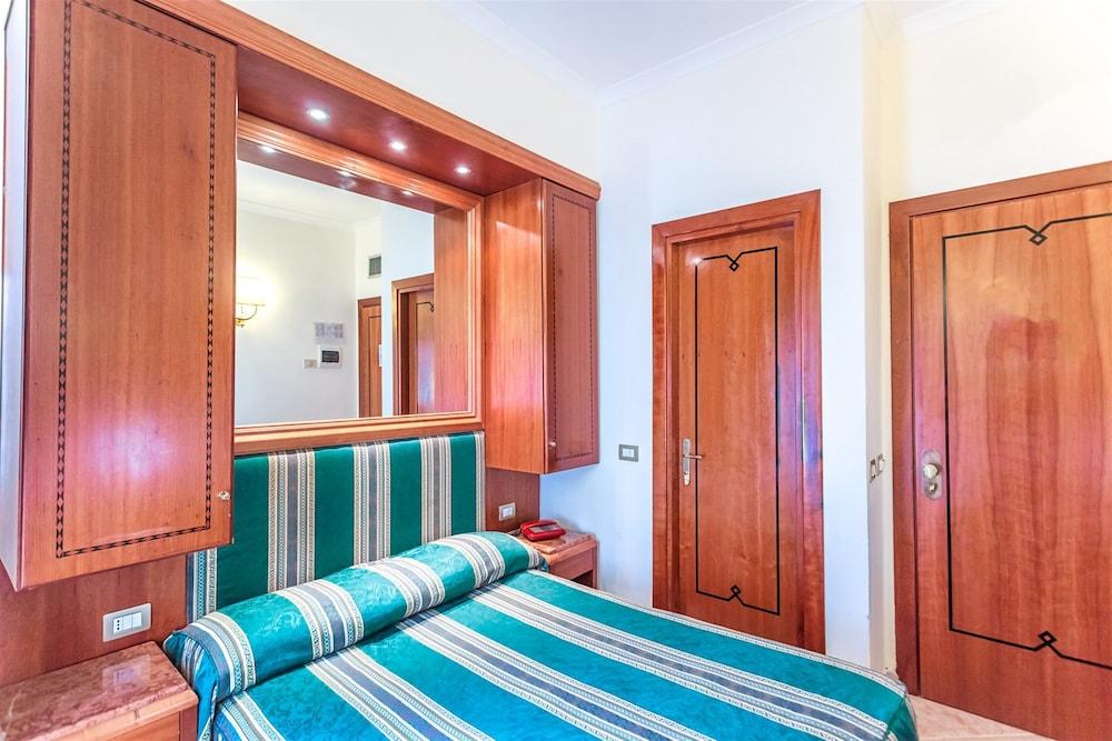 Raeli Hotel Lazio - Room