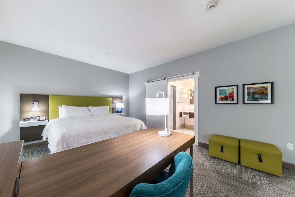 Hampton Inn & Suites Tulsa-Woodland Hills 71st-Memorial - Room