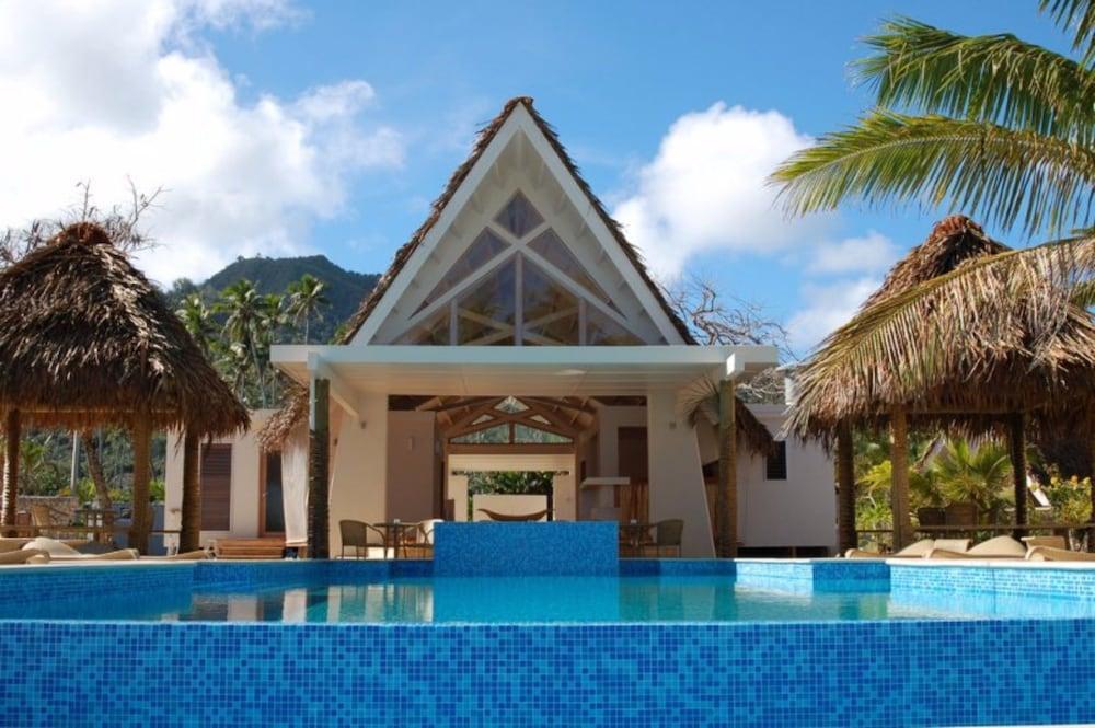 Little Polynesian Resort - Property Grounds