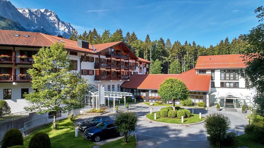 Hotel am Badersee - Featured Image