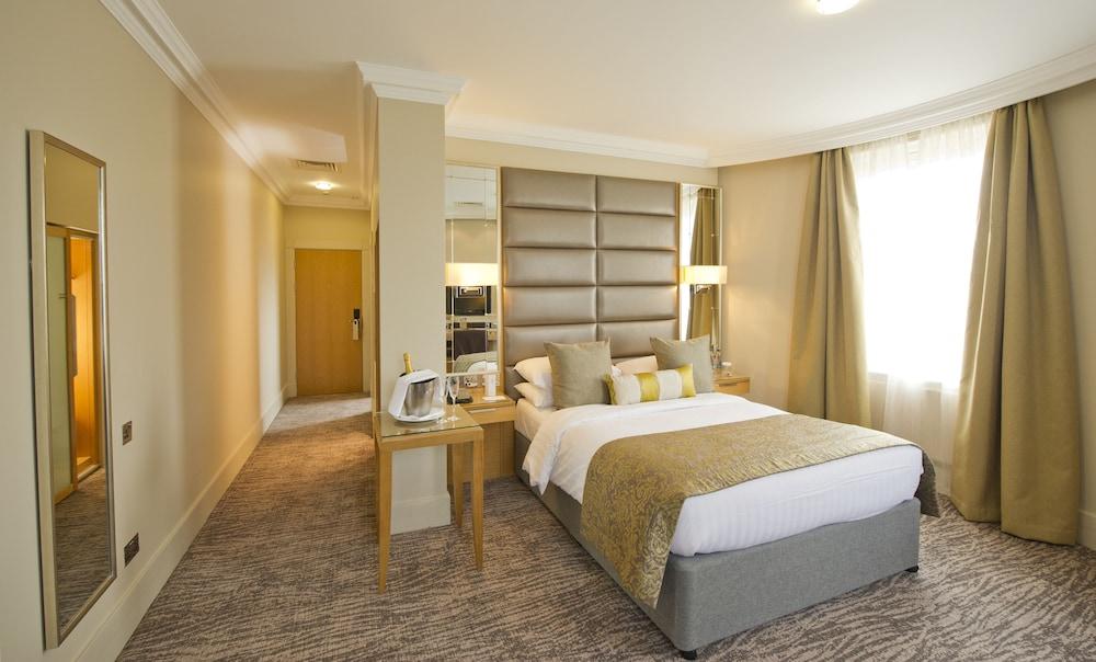 Woodlands Park Hotel - Room