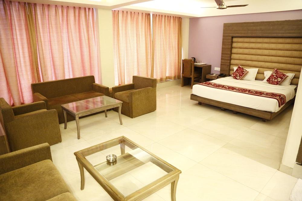 Hotel Nisarga - Room