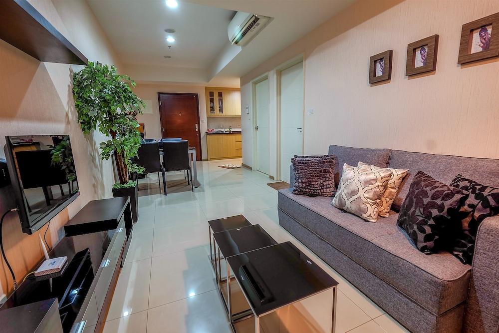 1 Bedroom Apartment Casa Grande Residence by Travelio - Featured Image