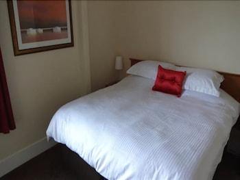 The Bull Hotel - Guestroom