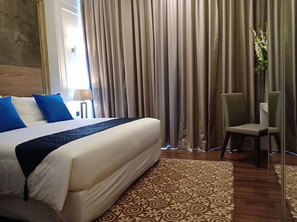 Azana Suite Hotel Antasari - Room