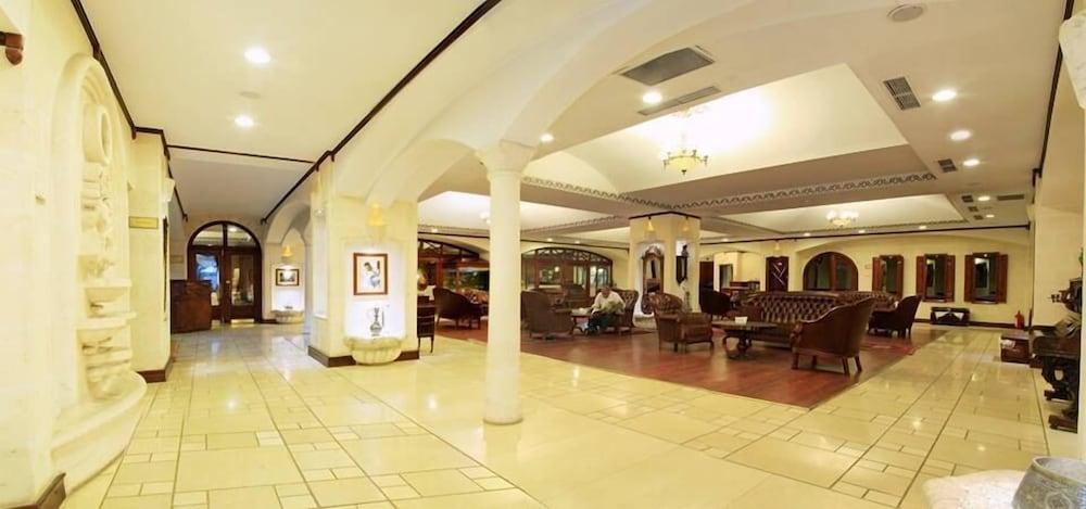 Hotel El-Ruha - Lobby Sitting Area