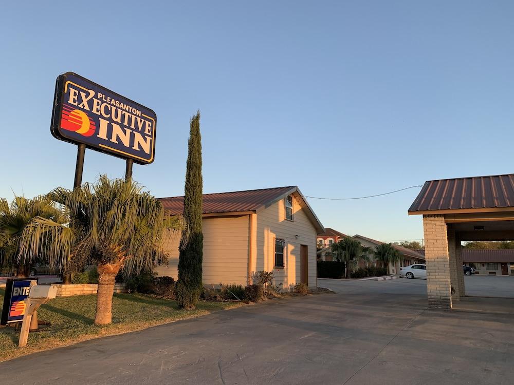 Pleasanton Executive Inn - Featured Image