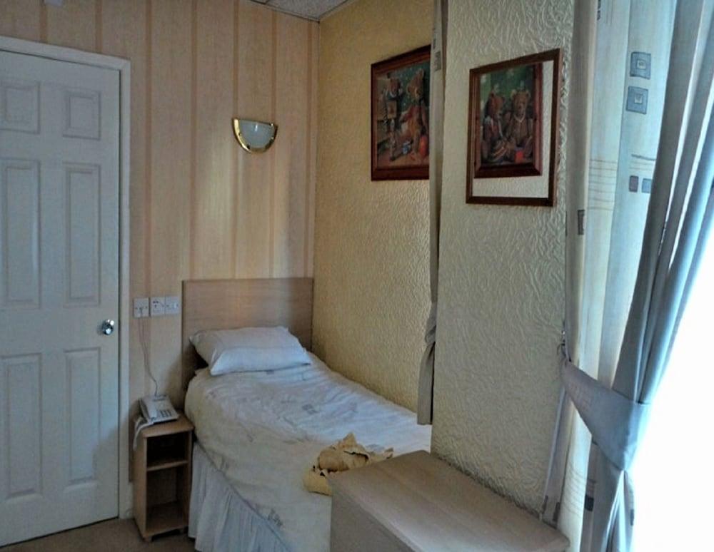 Parkfield Hotel - Room