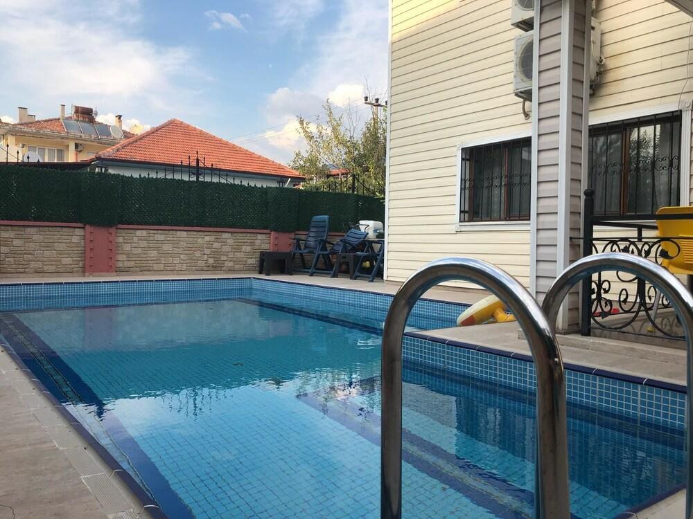 Villa Burcalı - Outdoor Pool