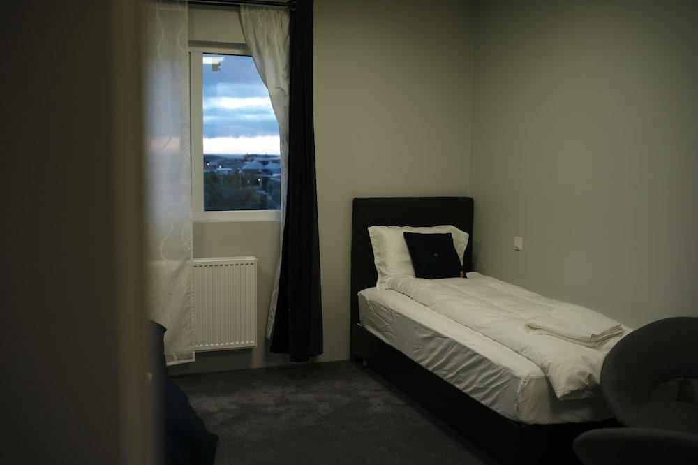 Tjarna Hotel - Guestroom