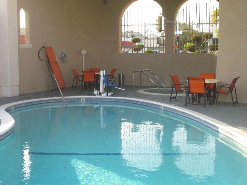 Best Western Pasadena Royale Inn & Suites - Indoor Pool